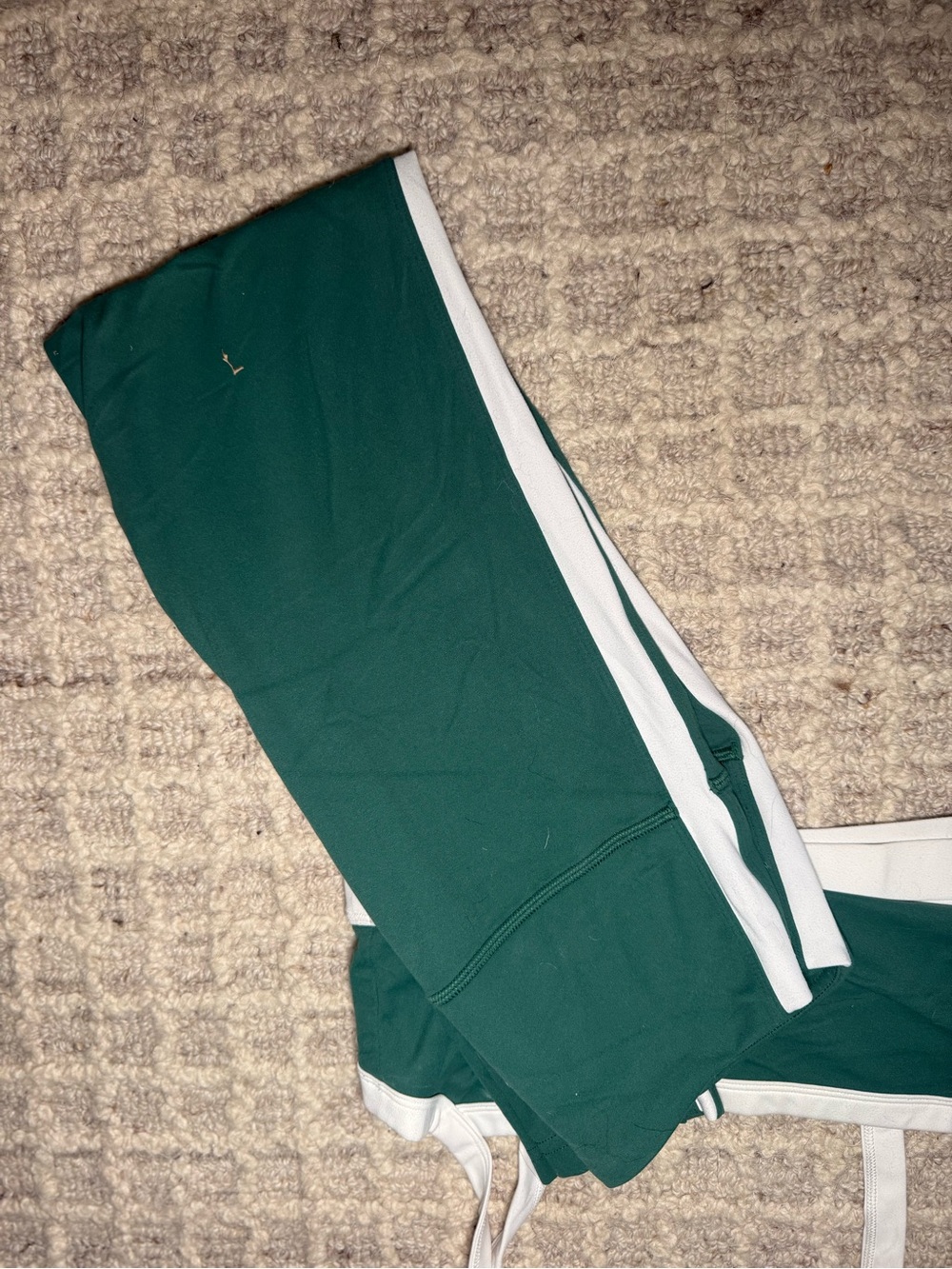 Women's Green & White sports bra and legging set - Picture 4 of 5